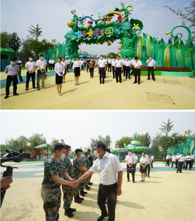 揭牌儀式后，活動人員參觀應(yīng)急管理科教體驗(yàn)基地